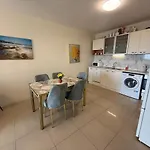 Lovely 2 Bedroom 2 Bath With View And A Pool St Konstantin And Elena Апартаменты Bunzareto