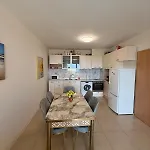 Апартаменты Lovely 2 Bedroom 2 Bath With View And A Pool St Konstantin And Elena