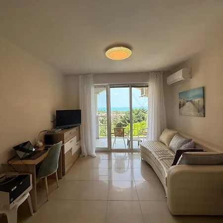 Lovely 2 Bedroom 2 Bath With View And A Pool St Konstantin And Elena Apartman Banzareto