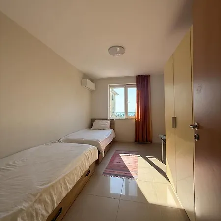 Lovely 2 Bedroom 2 Bath With View And A Pool * Bŭnzarito