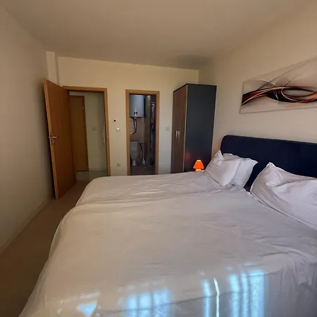 Lovely 2 Bedroom 2 Bath With View And A Pool St Konstantin And Elena * Banzareto