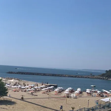 Apartament Lovely 2 Bedroom 2 Bath With View And A Pool St Konstantin And Elena Bŭnzarito