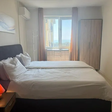 Lovely 2 Bedroom 2 Bath With View And A Pool St Konstantin And Elena Bŭnzarito