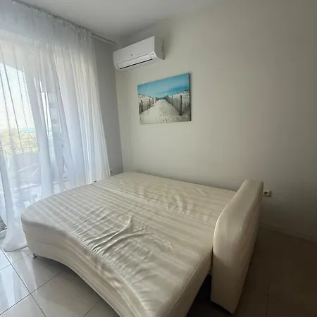 Lovely 2 Bedroom 2 Bath With View And A Pool St Konstantin And Elena Apartman Banzareto