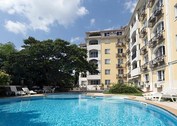 Lovely 2 Bedroom 2 Bath With View And A Pool Bŭnzarito