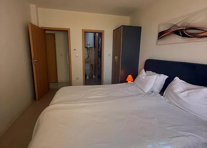 Lovely 2 Bedroom 2 Bath With View And A Pool * Bŭnzarito