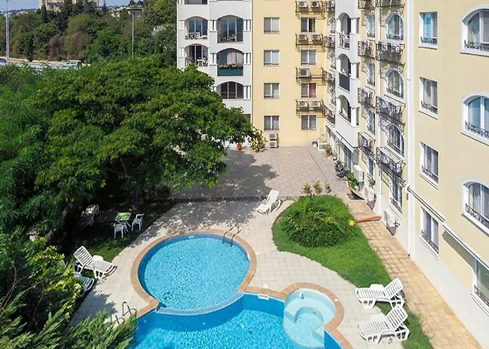 Lovely 2 Bedroom 2 Bath With View And A Pool 아파트 *