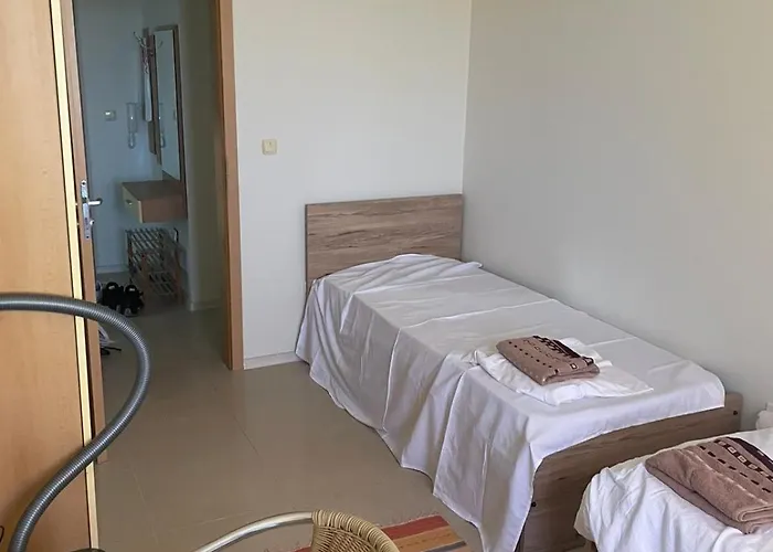 아파트 Lovely 2 Bedroom 2 Bath With View And A Pool