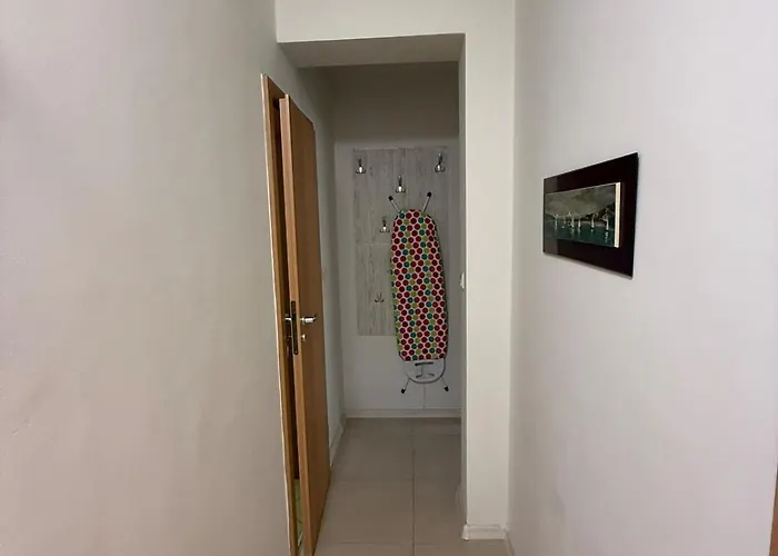 Lovely 2 Bedroom 2 Bath With View And A Pool